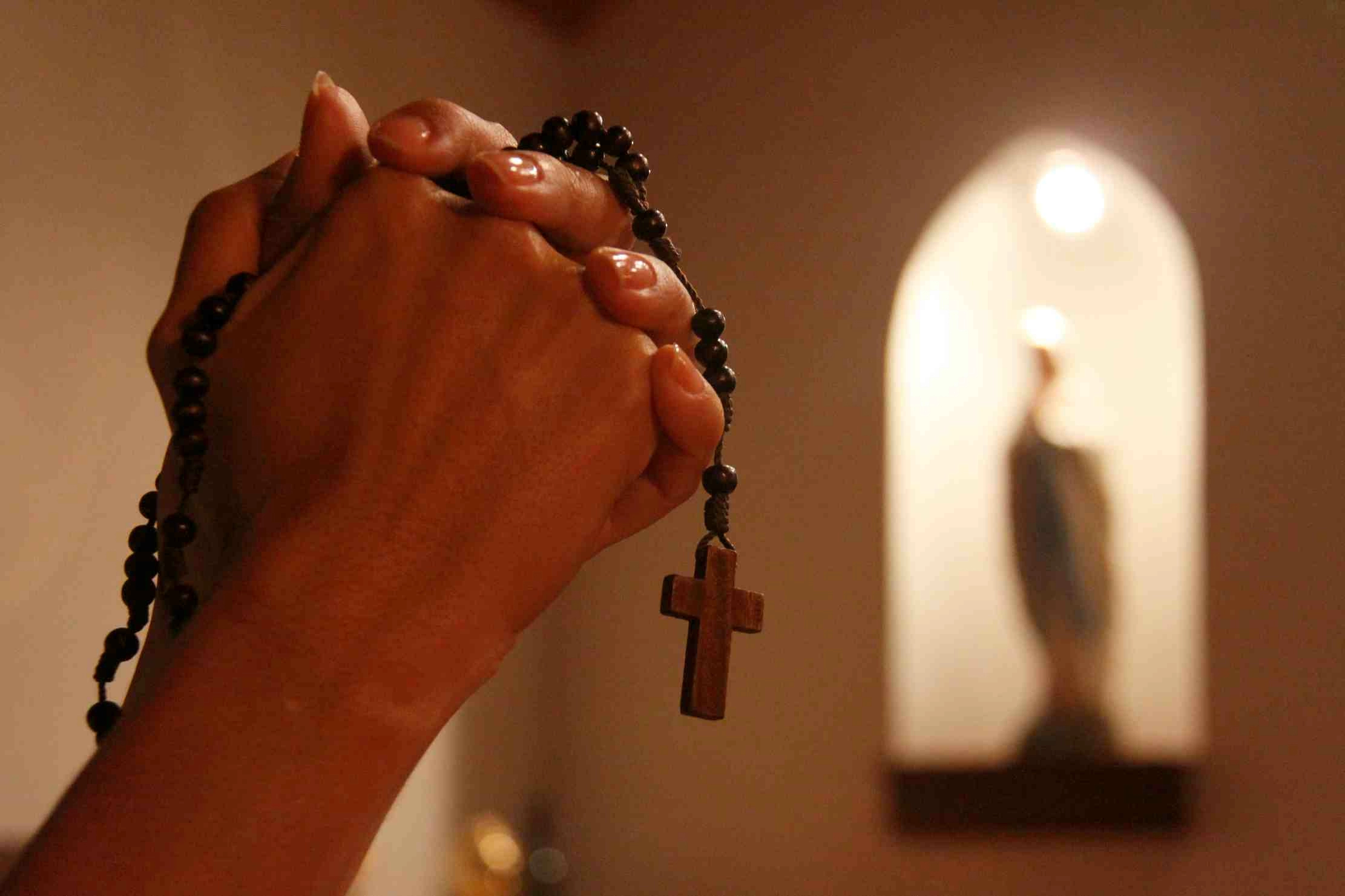10 oraciones católicas que debes conocer – 10 Oraciones Católicas