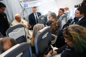 Papa Francisco lidera misión de paz secreta en Ucrania y se compromete a ayudar en el regreso de niños trasladados a Rusia
